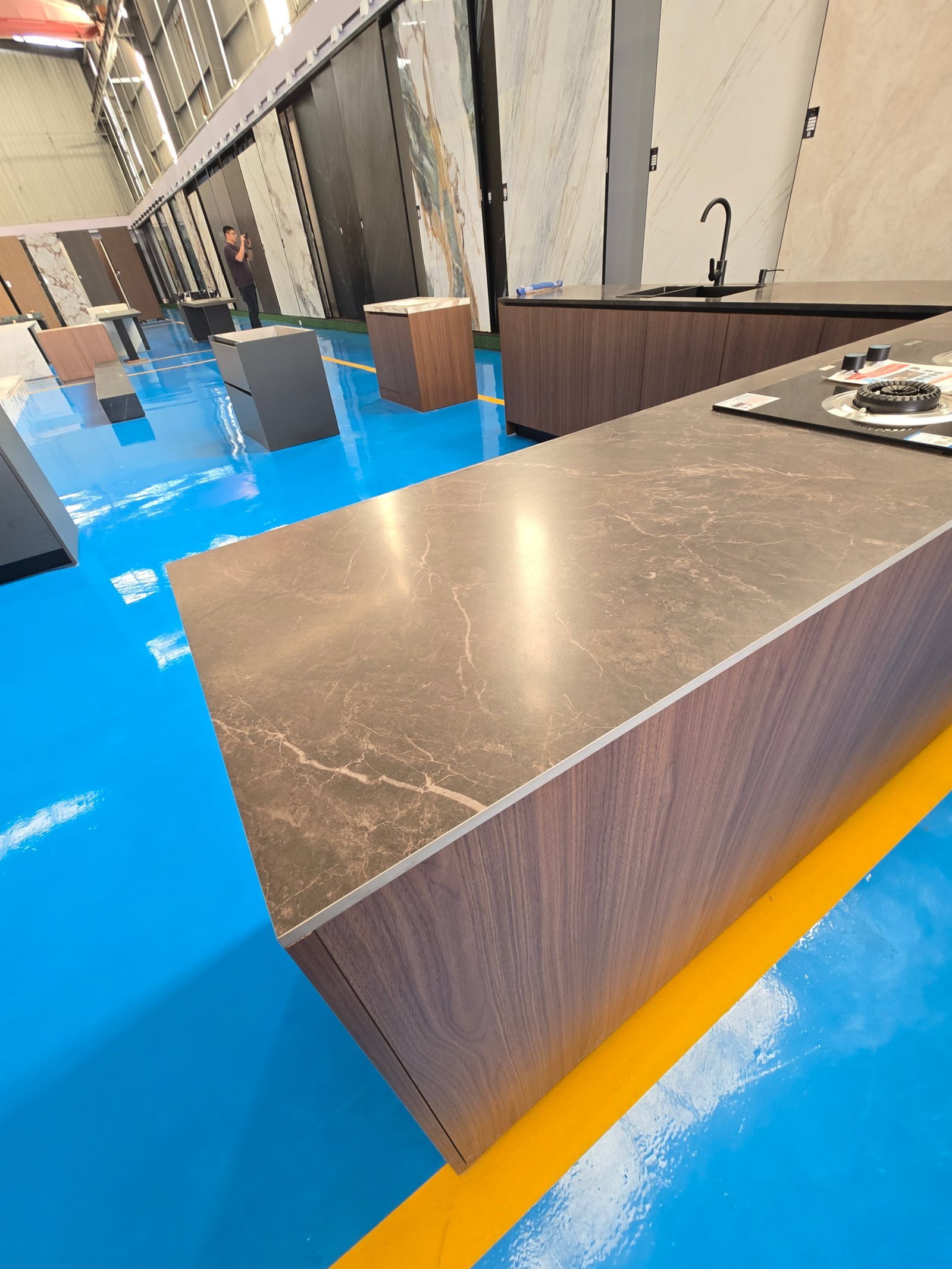 Luxury White Sintered Stone countertop featuring a seamless basin integration