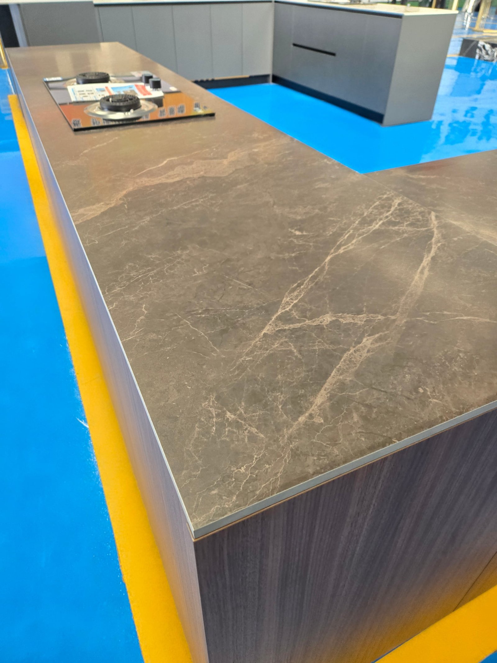 Luxury White Sintered Stone countertop featuring a seamless basin integration