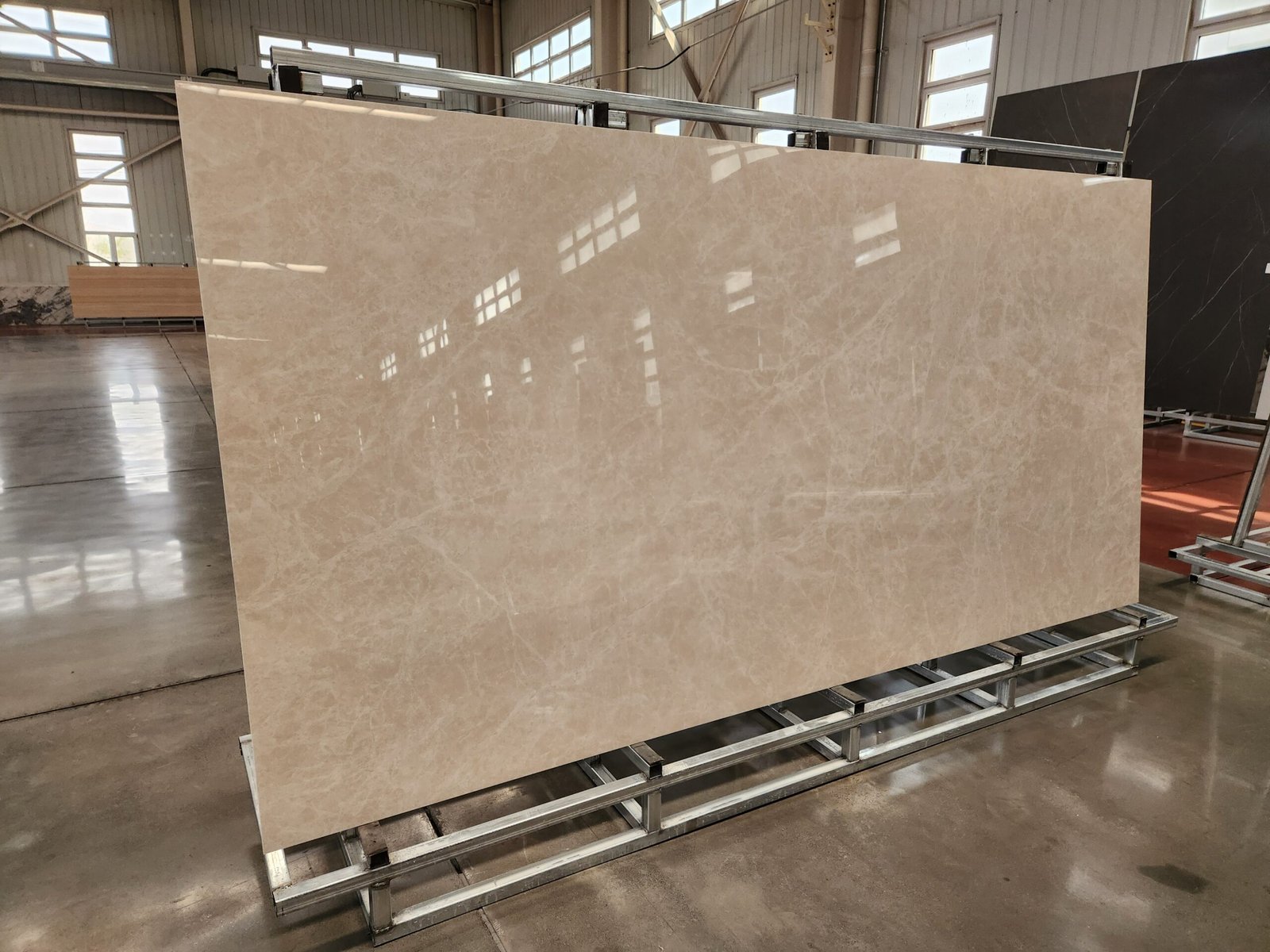 Royal Beige – Polished Slab Photos