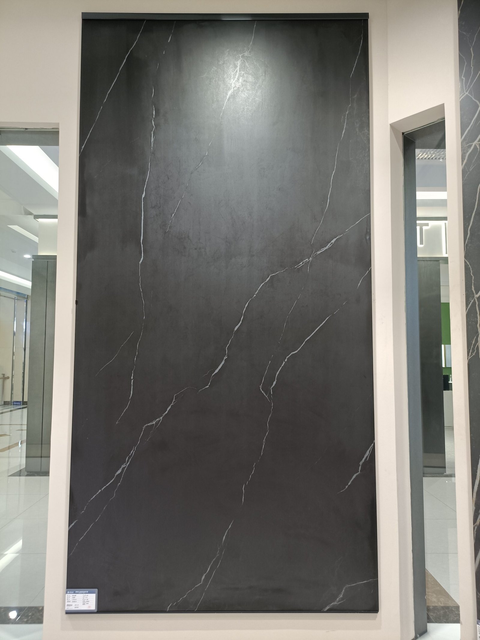 Tangula Black Detail Images